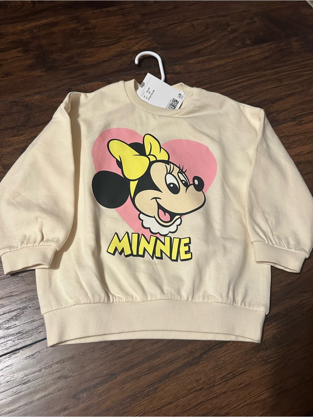 H&M Cream Minnie Graphic Sweatshirt with Pink Heart